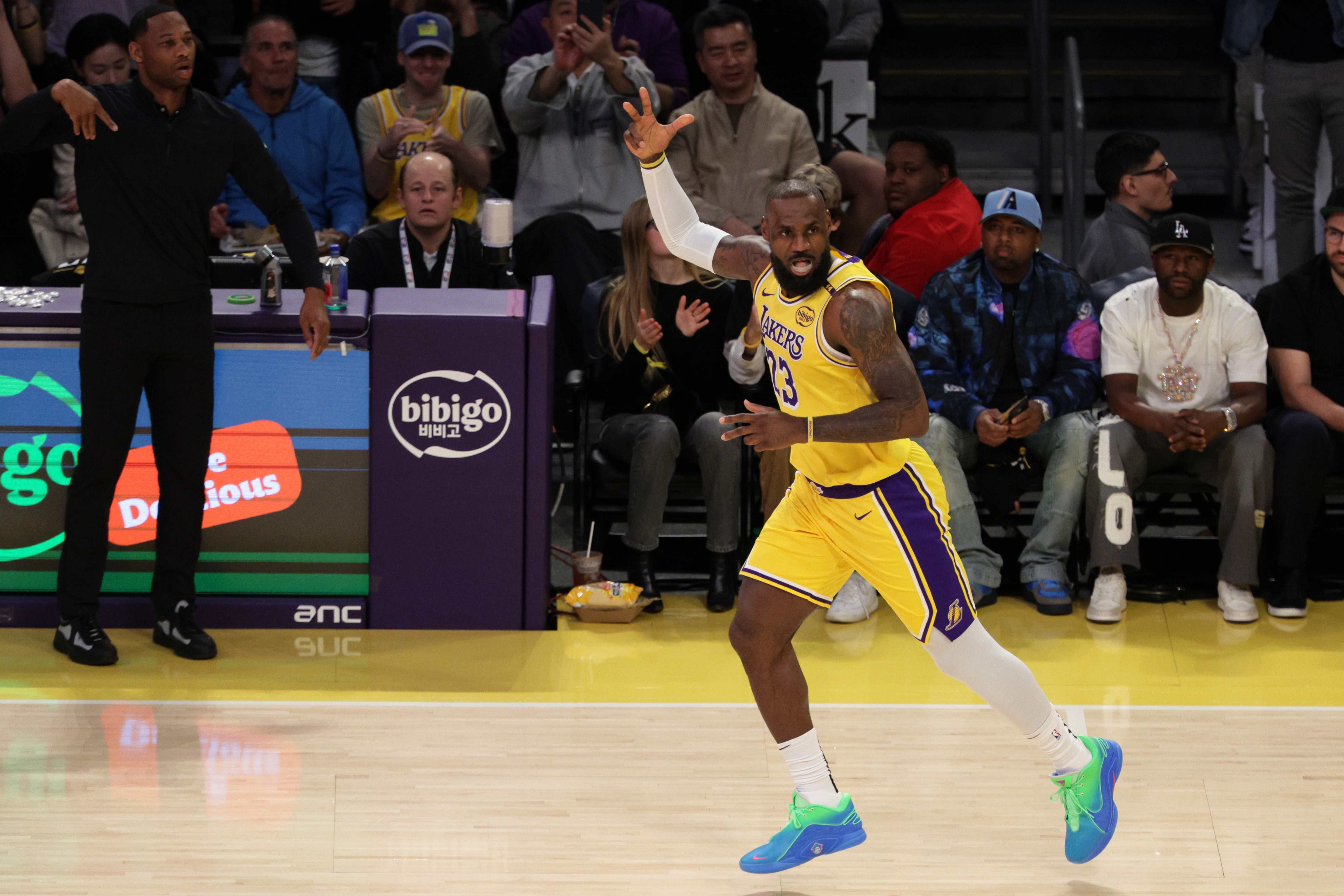 华体会体育官方网站关于萨拉赫巅峰对决，詹姆斯与50激战TL分钟，逆转胜负难料！的信息