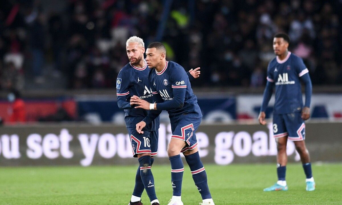 华体会体育今夜意甲焦点战，波尔图官宣签约，引发热议，数据趋势出现新变化的简单介绍